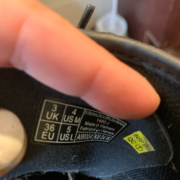 🖤🖤Girls Doc Martens black patent leather boots 🖤🖤 - Picture 6 of 6